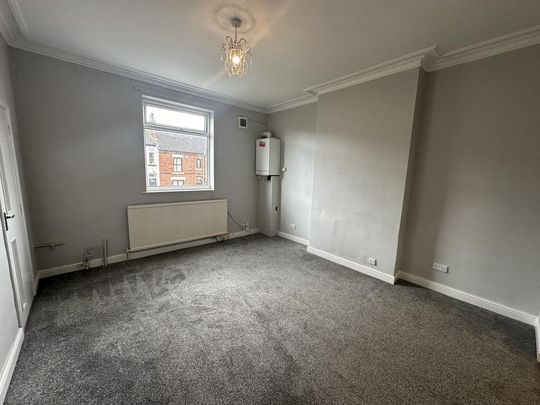 2 bedroom ground floor flat to rent - Photo 1
