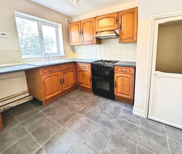 3 bedroom terraced house to rent - Photo 2
