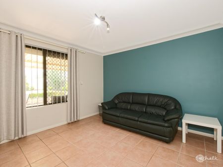 FURNISHED 4 X 2 FAMILY HOME!!! - Photo 2