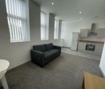 2 bedroom flat to rent - Photo 2