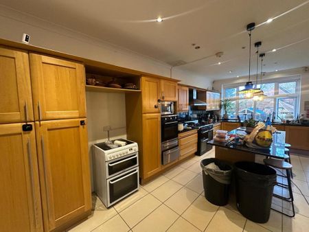 7 bedroom semi-detached house to rent - Photo 2