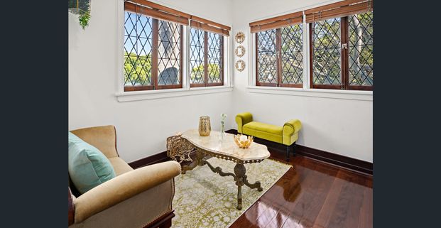 Fully Furnished Apartment in the heart of Hamilton - Photo 1