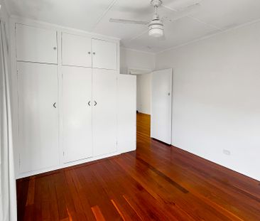 Relaxed beachside living with elevated ocean outlooks - Periodic Lease - Photo 4