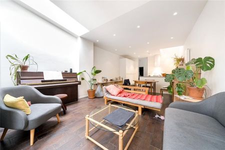 3 bedroom semi-detached house to rent - Photo 4