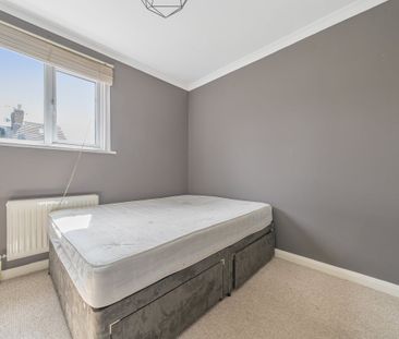 3 bedroom end of terrace house to rent - Photo 6