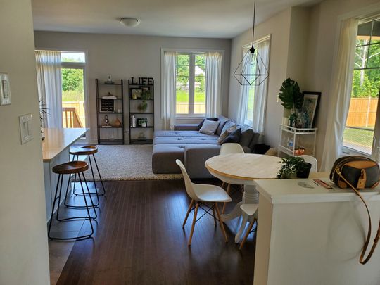 For Lease - 1018 Cedar Creek Drive, Blossom Park - Airport and Area, Ontario - Photo 1