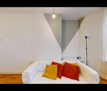 1 Bed Flat, Powis Square, W11 - Photo 3