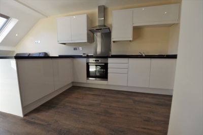 2 bedroom Flat in Woodsley Road, Leeds - Photo 3