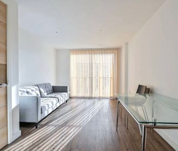 1 Bed Flat, Mary Rose Square, SE16 - Photo 2