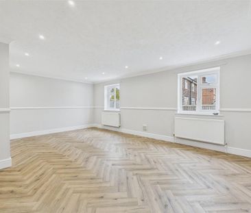 4 bedroom end of terrace house to rent - Photo 2