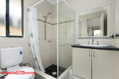 FRESH AND BRIGHT AMBIENCE - Photo 2