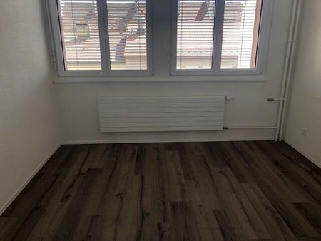 For rent, 2.5 rooms, Combe-Grieurin 37b, La Chaux-de-Fonds - Photo 4