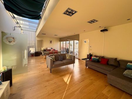 Villa met 4 slaapkamers, ruime garage en tuin op 704m² - Photo 3