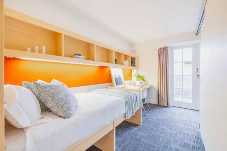 2 Bedroom Studio with Balcony - Photo 3