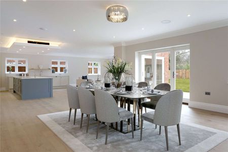 An truly outstanding new build detached home situated on one of the best roads in Beaconsfield. - Photo 3