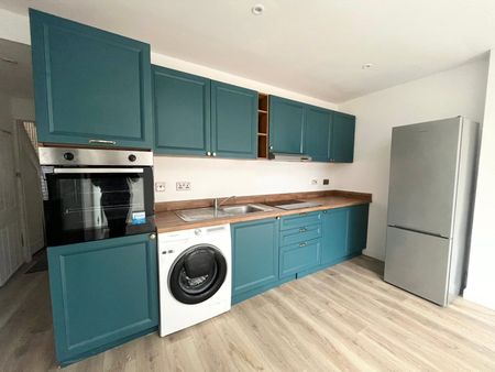 Elm Close, Twickenham, TW2 5JR - Photo 2