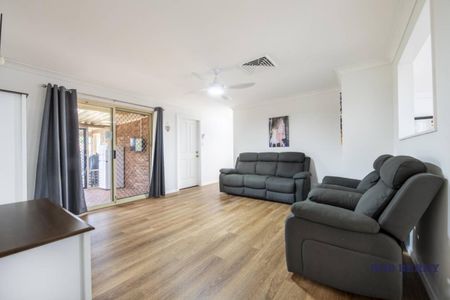 Spacious 4-Bedroom Family Home in Quiet Cul-de-Sac - Photo 3