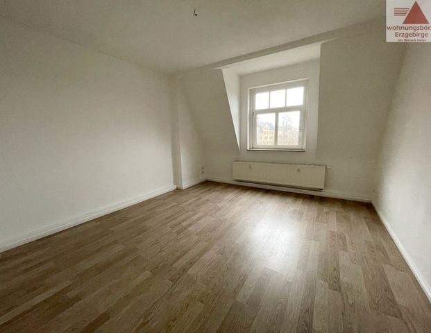 3-Raum-Dachgeschosswohnung zentrumsnah von Aue zu vermieten - Foto 1
