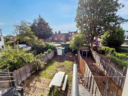 2 Bed Maisonette, Westbury Avenue, N22 - Photo 5