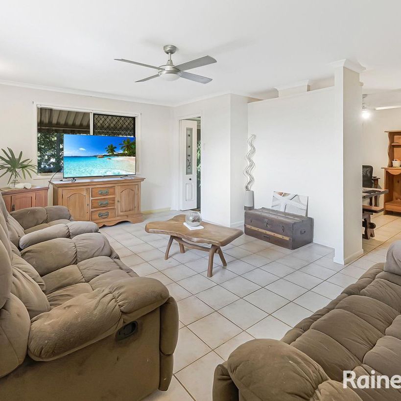 Bucasia Living on a corner block - Photo 1