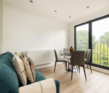 4 bedroom flat to rent - Photo 3