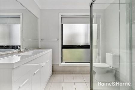 Modern Family Home in a Prime Bardia Location - Photo 3