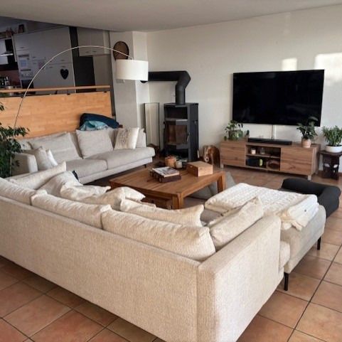 Villa mitoyenne de 5 pièces avec jardin à louer - Photo 1