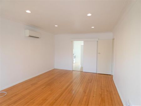 Unit 3, 1 Crossfield Road, Glendowie, Auckland - Photo 4