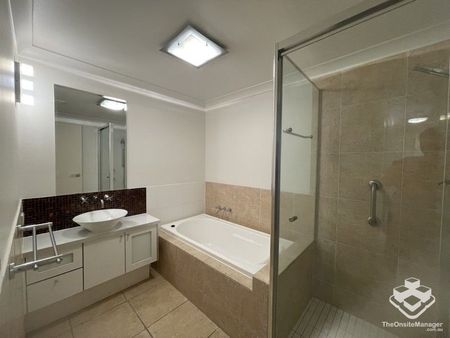 3 Bedroom Villa in Emerald Lakes - Photo 2