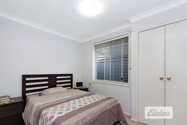 4 BEDROOMS FAMILY HOME, WALKING DISTANCE TO QUAKERS HILL SHOPS & STATION - Photo 1
