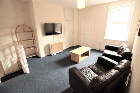 4 bedroom maisonette to rent - Photo 4