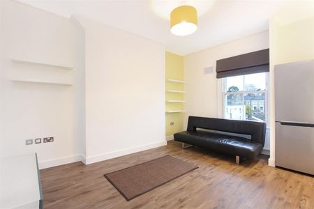 1 bedroom Flat To Let - Photo 5