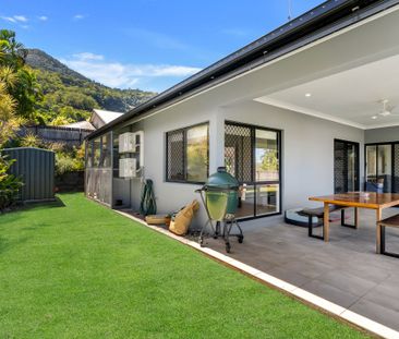 Renovated Four Bedroom Home with Office - Photo 4
