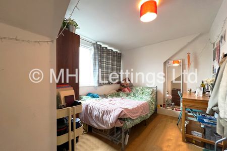 5 Bedroom Mid Terraced House for rent in Ashville Road - Photo 2