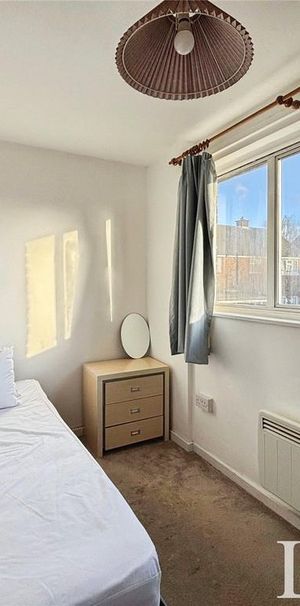 1 bedroom in a house share to rent - Photo 1