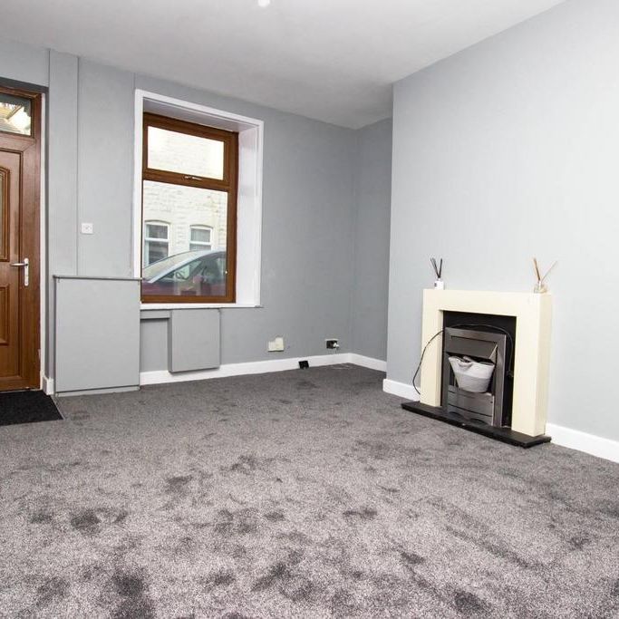 2 bedroom end of terrace house to rent - Photo 1