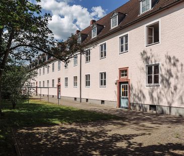 Erdgeschosswohnung in zentraler Lage // EG links - Foto 1