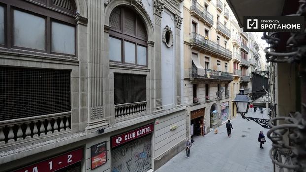 barcelona, Catalonia 08002 - Photo 1