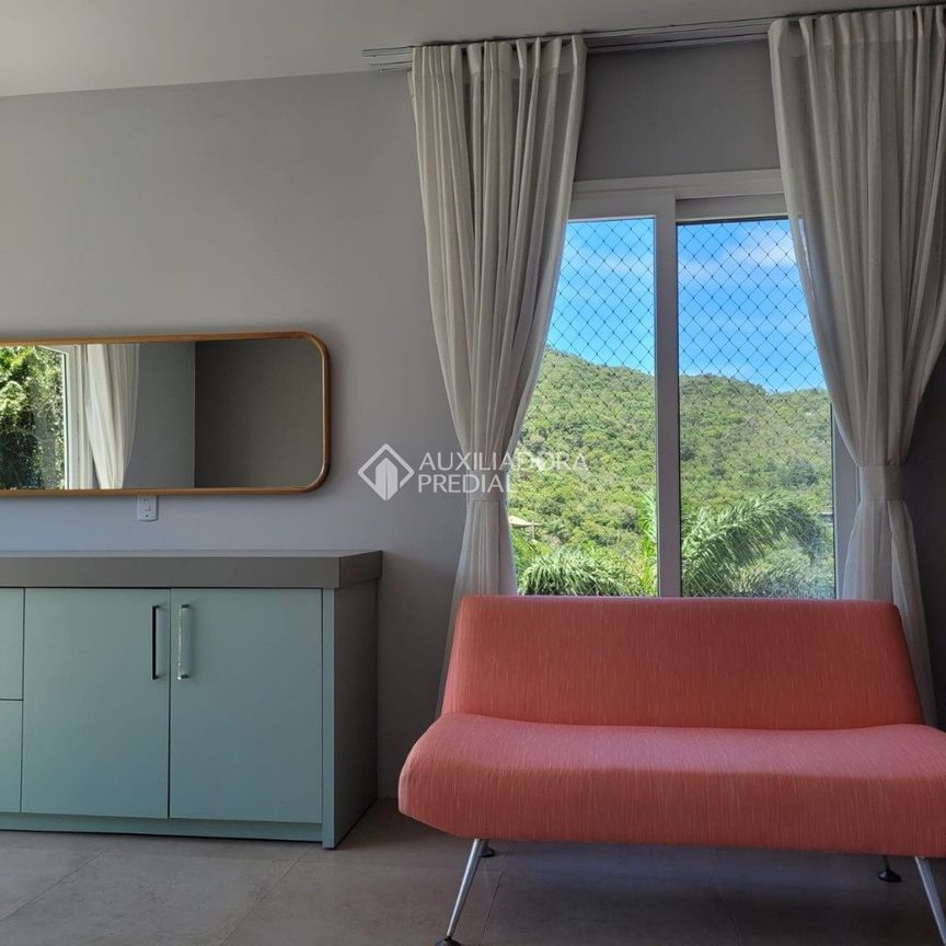 Casa em Condomínio com 3 quartos e 250m² para alugar em Praia Da Ferrugem, Garopaba. - Photo 1