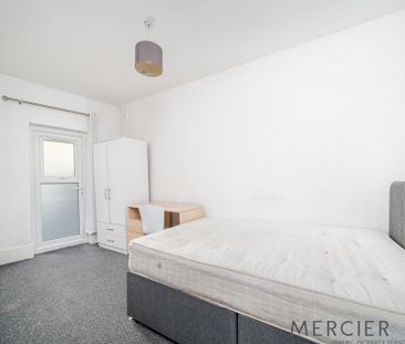 4 bedroom flat to rent - Photo 5