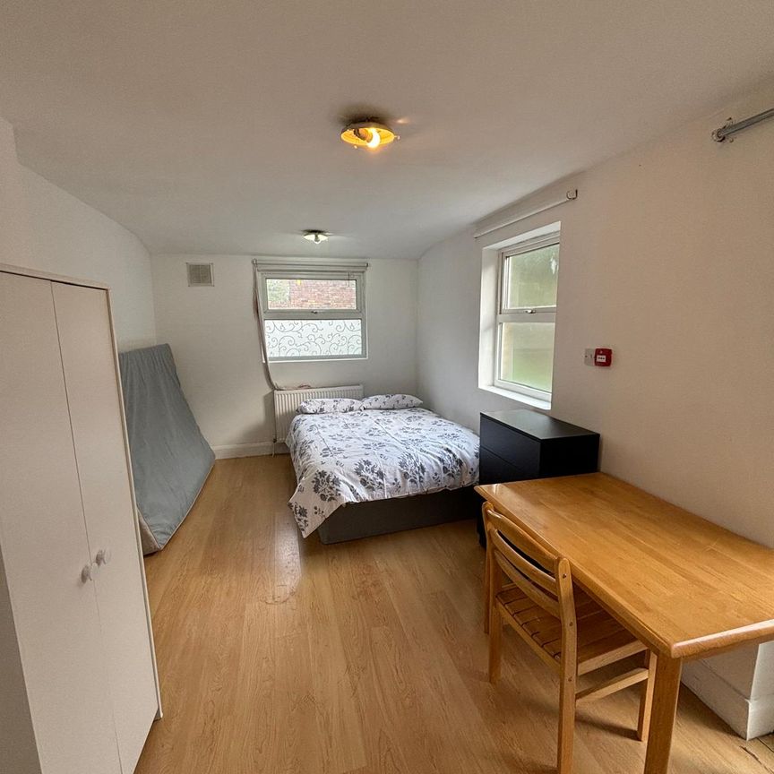 FL2 Upper Tollington Park | Finsbury Park | London | N4 3EL - Photo 1