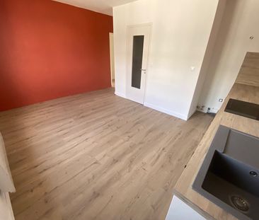Location Appartement 3 pièces 40m² LILLE 59160 - Photo 3