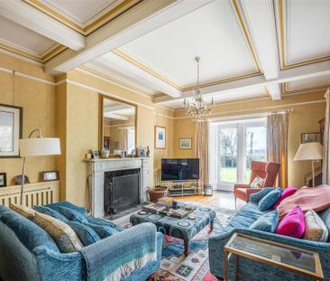 6 bedroom character property to rent - Photo 3