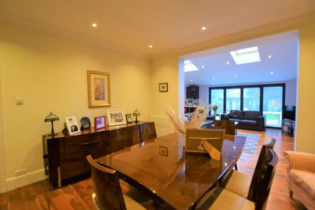 4 bedroom semi-detached house to rent - Photo 4