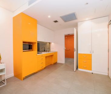 Studio Apartment in Surry Hills, Sydney - Photo 3
