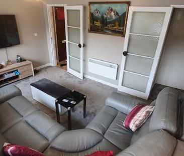 2 bedroom flat to rent - Photo 3