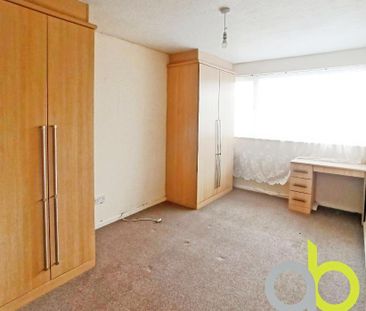 Bryon Gardens, Tilbury, rm18 - Photo 1