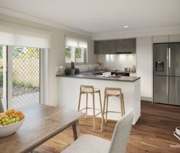 3 Bedroom Townhouse, 2 car garage, 2 living - Photo 4