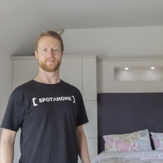 Quiet studio flat to rent in Terenure, Dublin - Photo 1