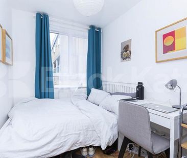 Newly refurbished two bedroom in a stunning location - Photo 4